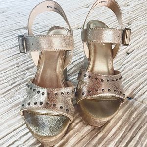 BUCKLE NOT RATED BRONZE WEDGE SANDALS SIZE 6.5